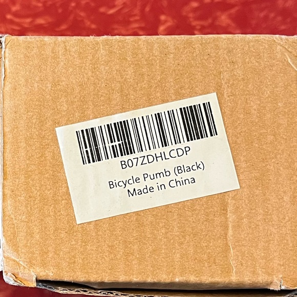 Foot Pump with Universal Schrader and Presta Valve and inflating Needle - Picture 14 of 14